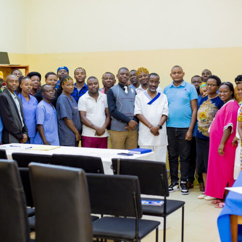 259A7932.JPG La Clinique Van Norman renforce la sécurité des soins grâce à une formation sur la prévention et le contrôle des infections en milieu hospitalier.